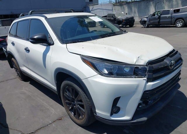 2019 TOYOTA Highlander