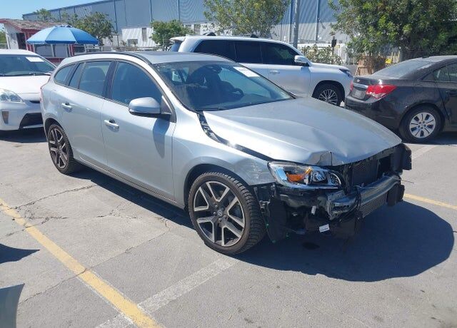 2018 VOLVO V60