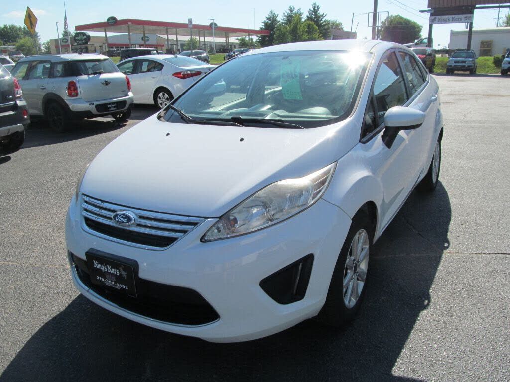2011 FORD Fiesta
