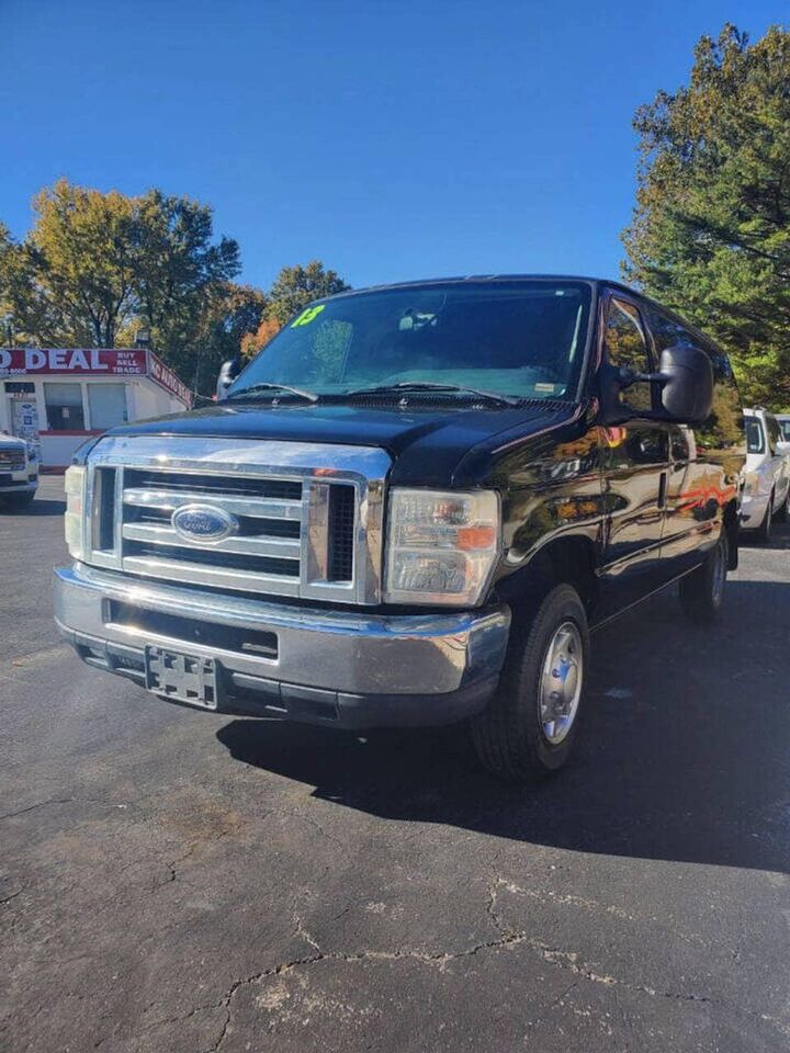 2013 FORD E-150