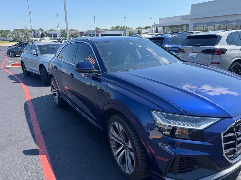 2022 AUDI Q8