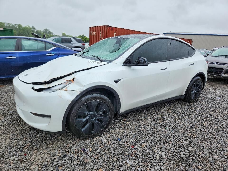 2024 TESLA Model Y