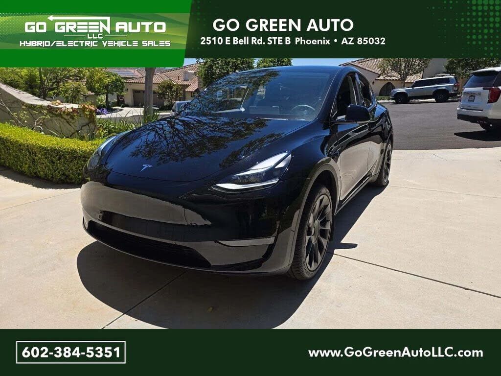 2025 TESLA Model Y