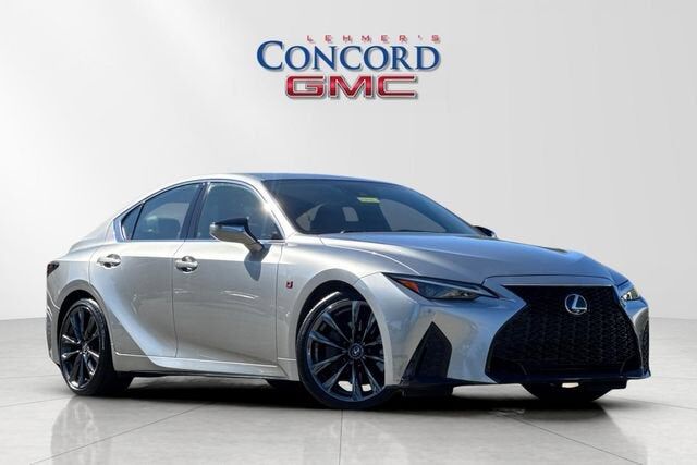 2022 LEXUS IS