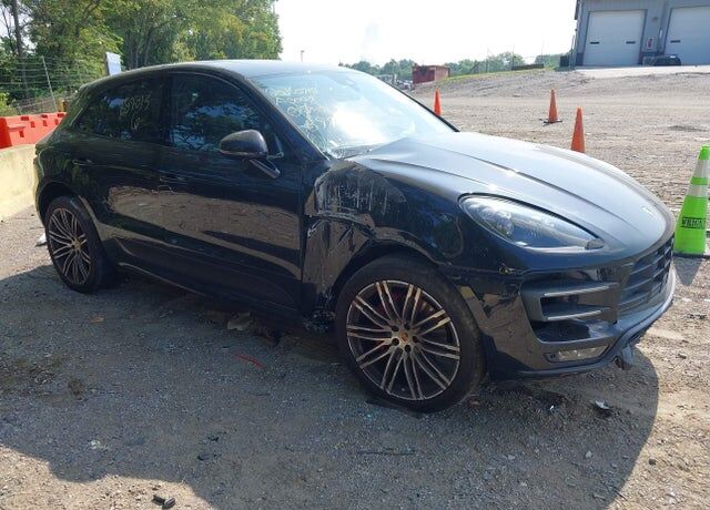 2015 PORSCHE Macan