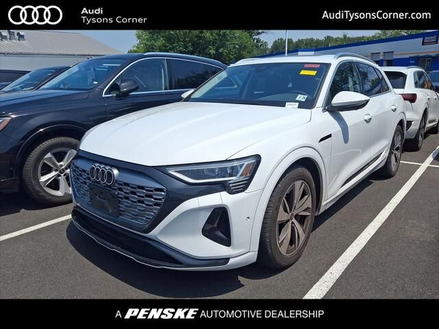2024 AUDI Q8