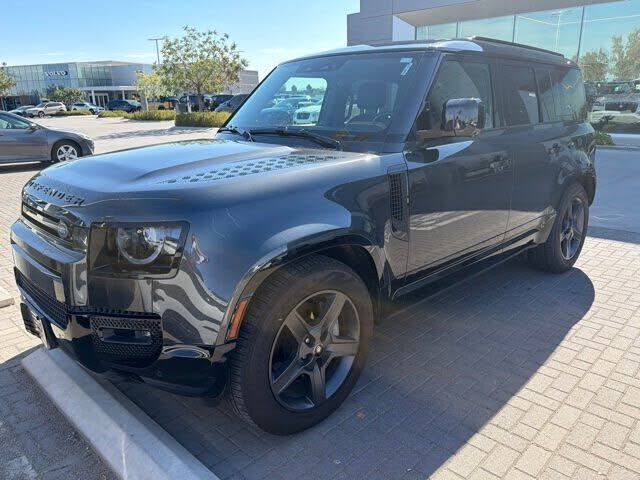 2024 LAND ROVER Defender