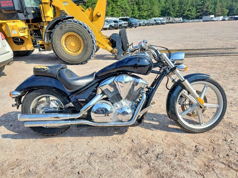 2010 HONDA VT1300