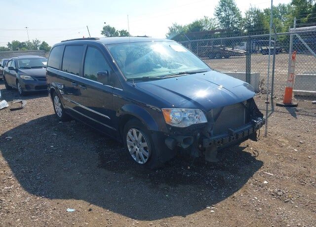 2016 CHRYSLER Town and Country