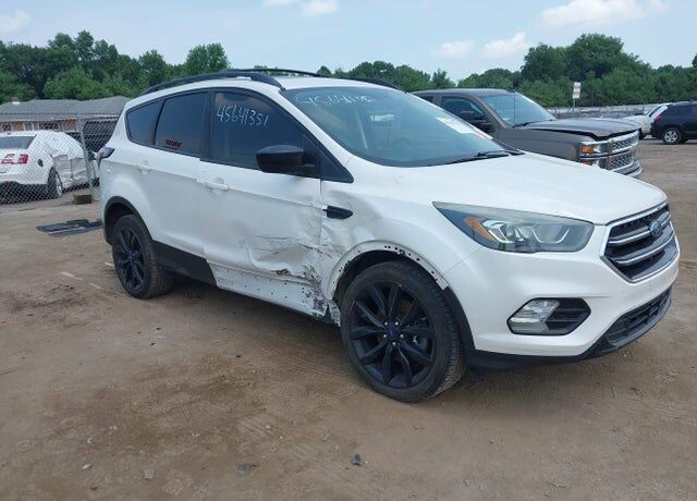 2017 FORD Escape