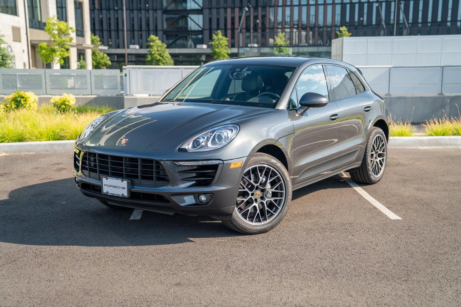2018 PORSCHE Macan