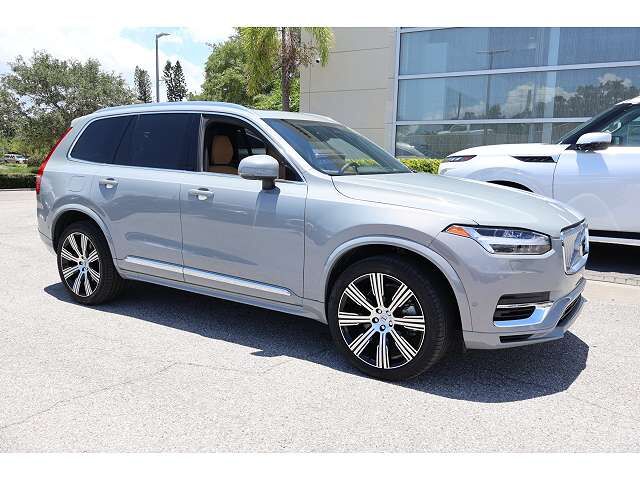2025 VOLVO XC90