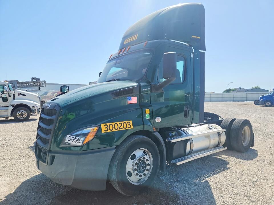 2021 FREIGHTLINER Cascadia