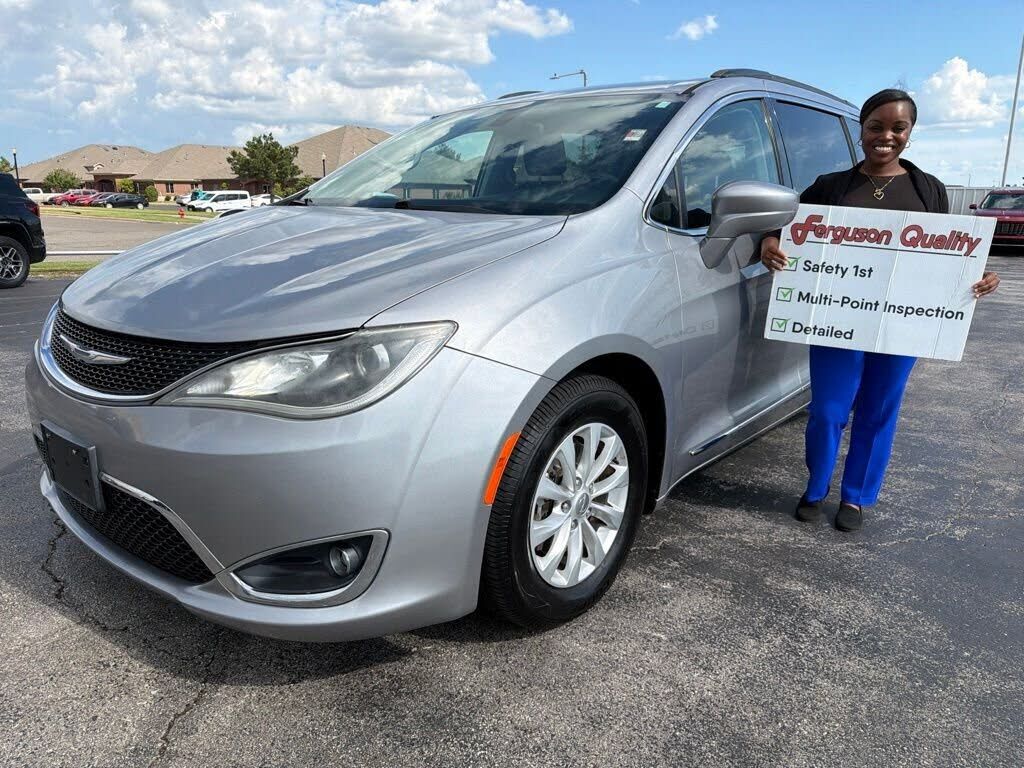 2017 CHRYSLER Pacifica