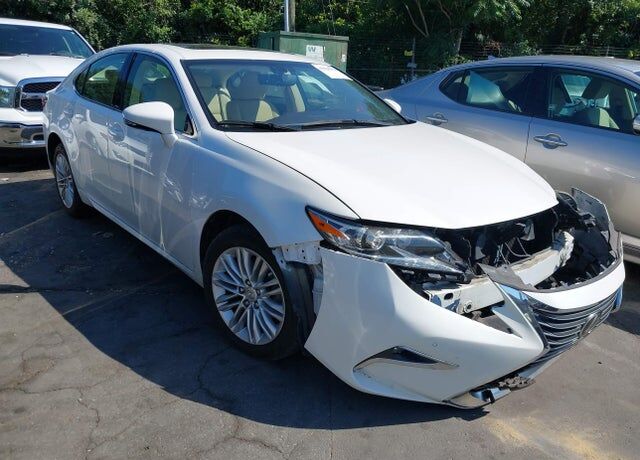 2016 LEXUS ES