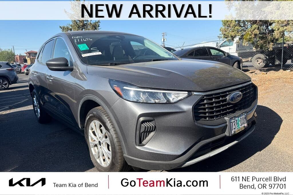 2024 FORD Escape