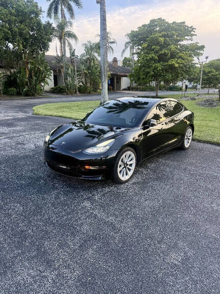 2022 TESLA Model 3