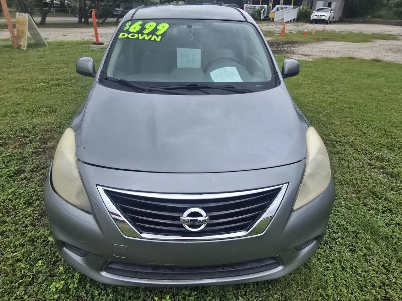 2012 NISSAN Versa