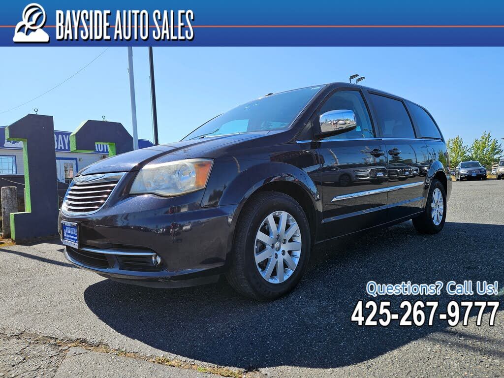2011 CHRYSLER Town and Country