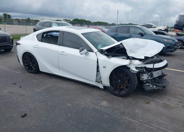 2021 LEXUS IS