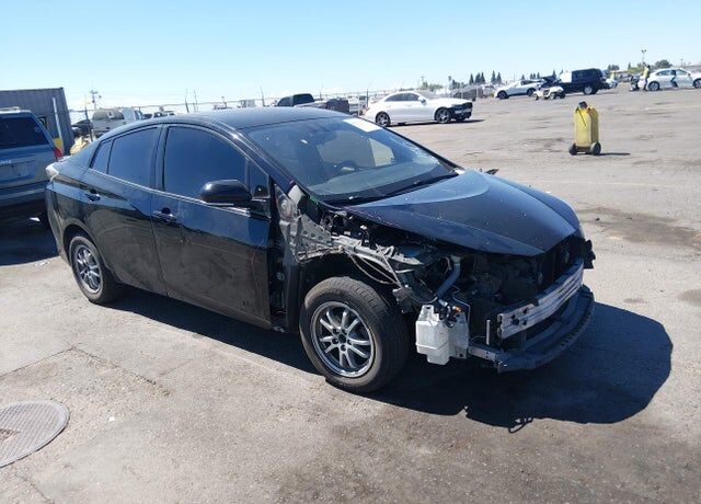 2016 TOYOTA PRIUS