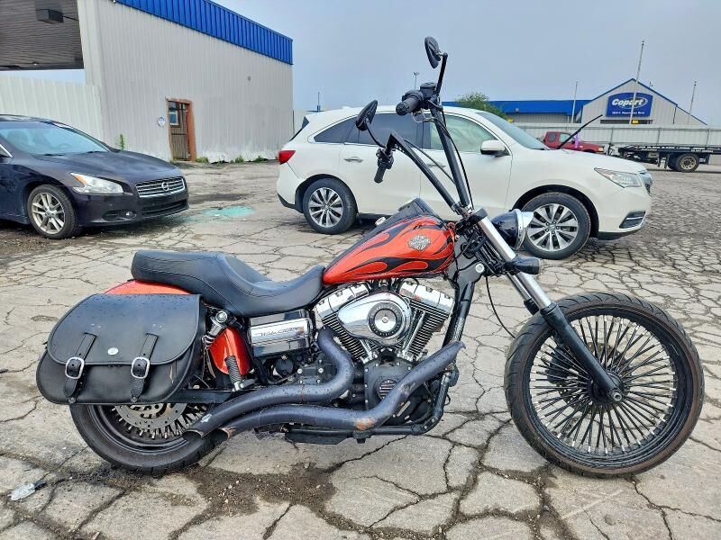 2011 HARLEY DAVIDSON Dyna Wide Glide