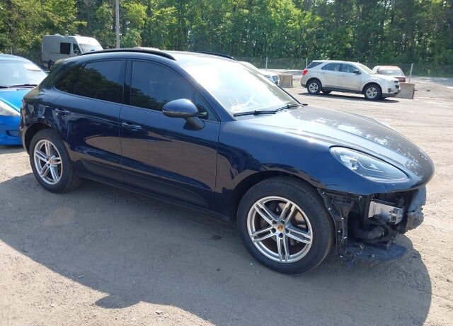 2019 PORSCHE Macan