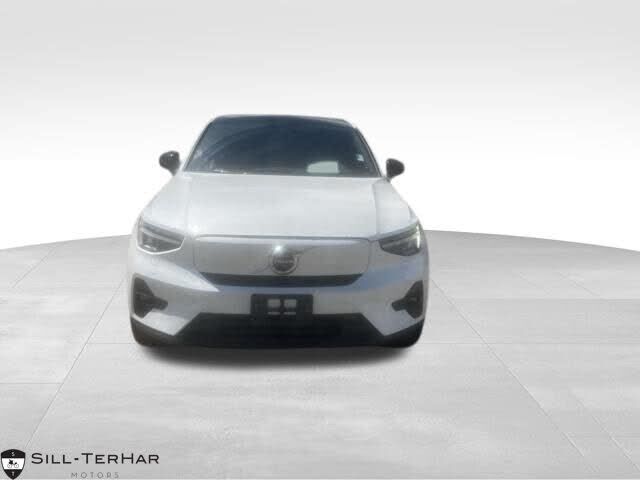 2023 VOLVO C40