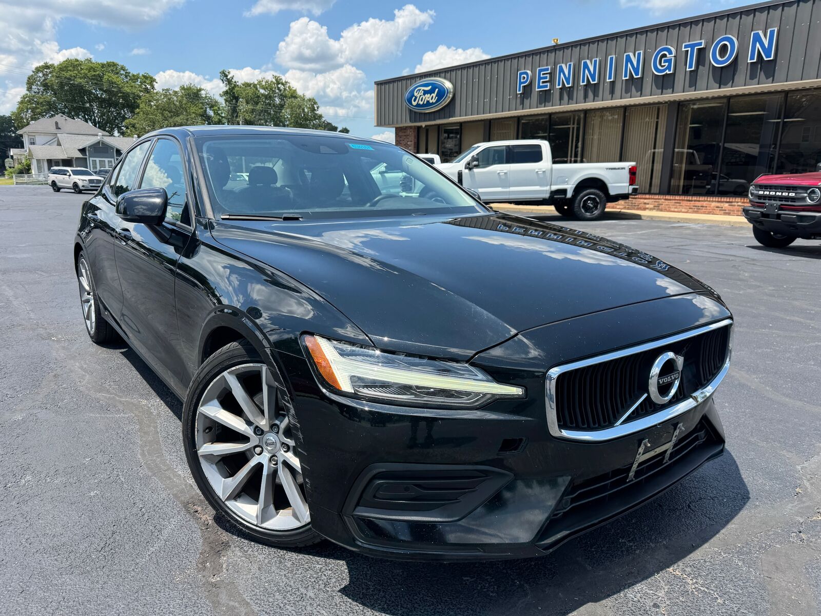 2019 VOLVO S60