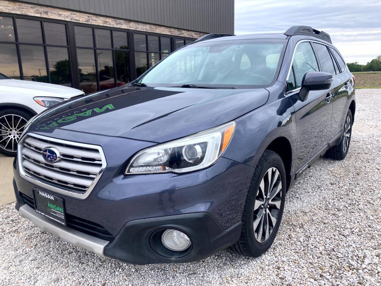 2017 SUBARU Outback
