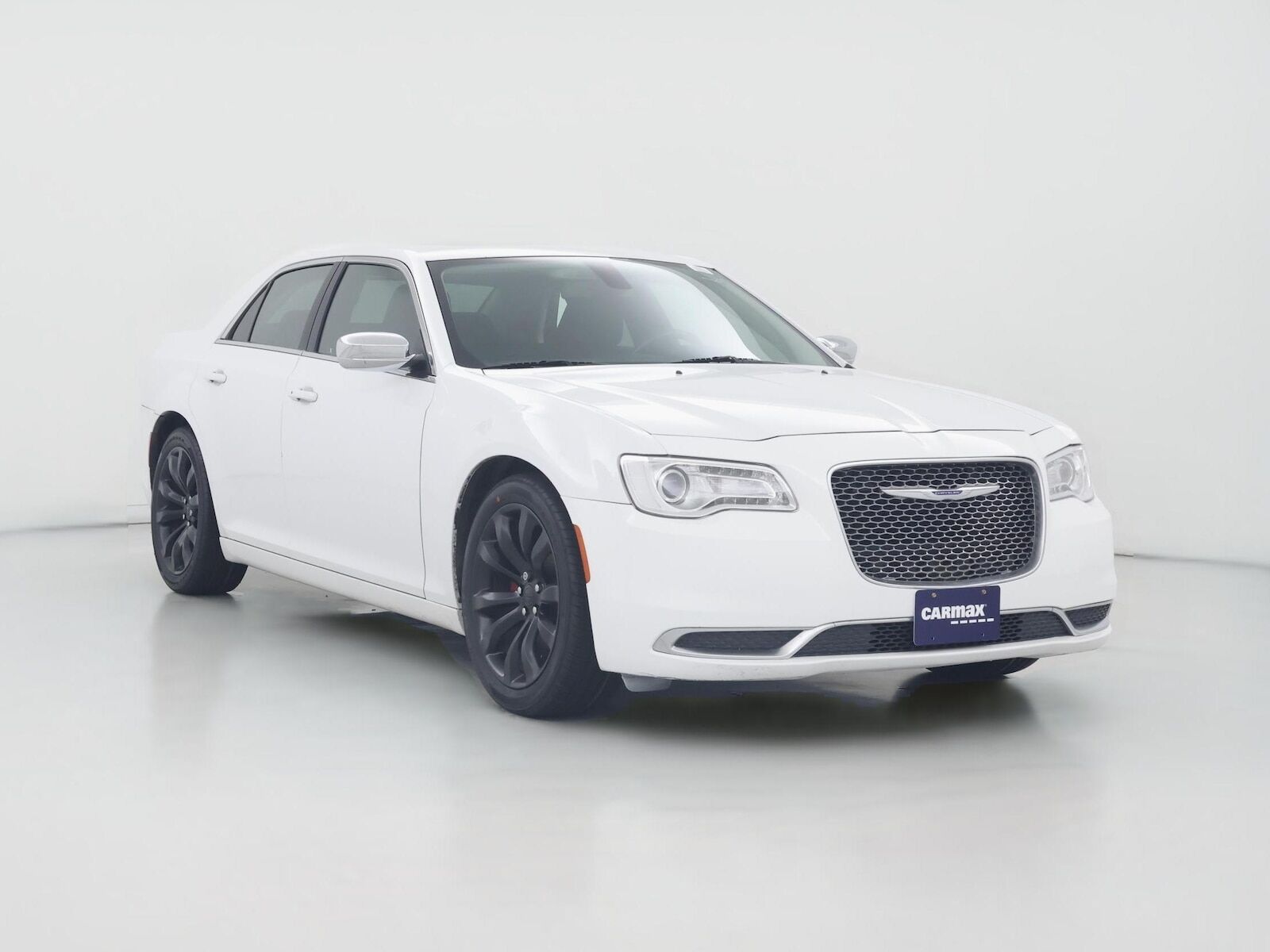 2019 CHRYSLER 300