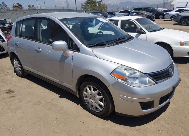 2011 NISSAN Versa