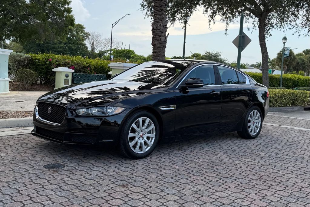 2019 JAGUAR XE
