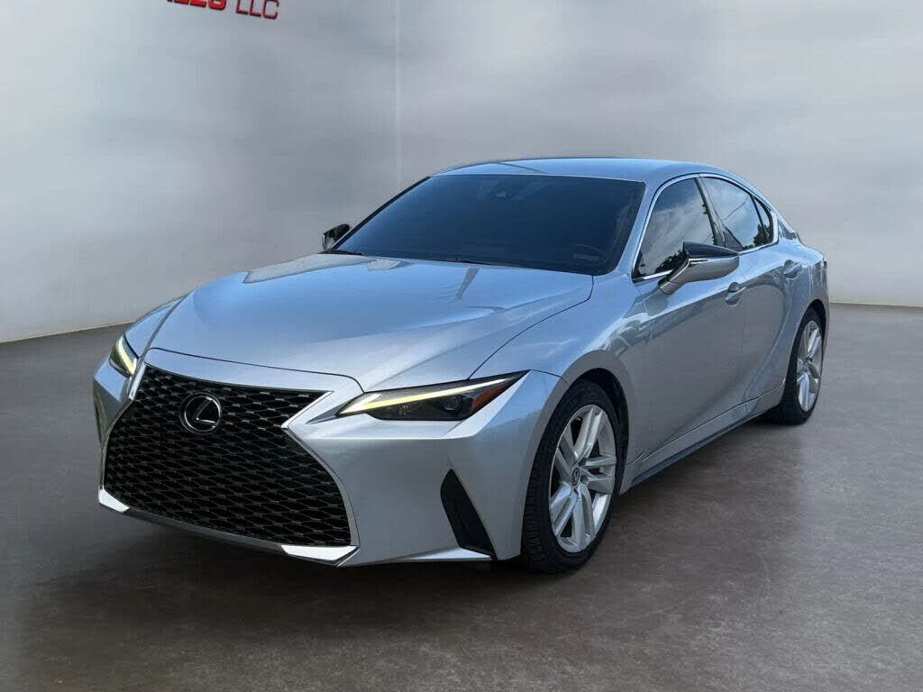 2022 LEXUS IS