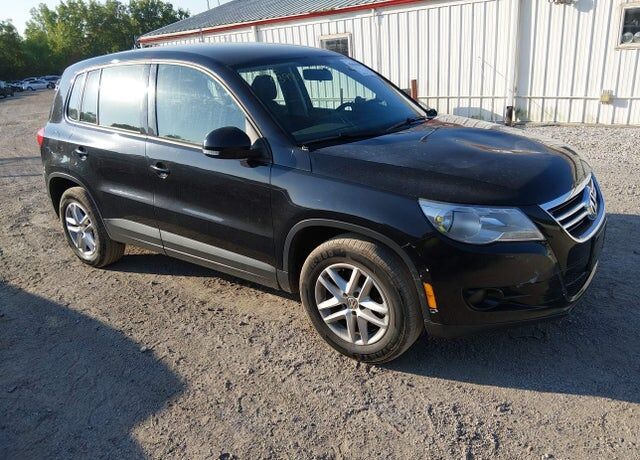 2011 VOLKSWAGEN Tiguan