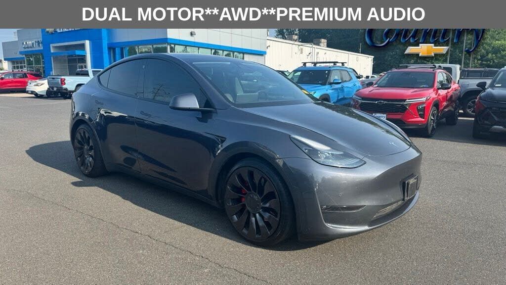 2022 TESLA Model Y