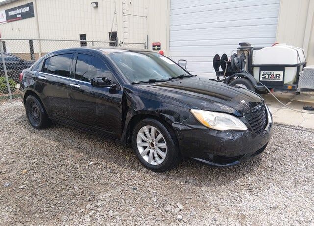 2011 CHRYSLER 200