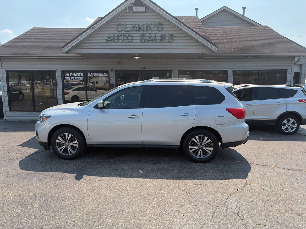 2017 NISSAN Pathfinder
