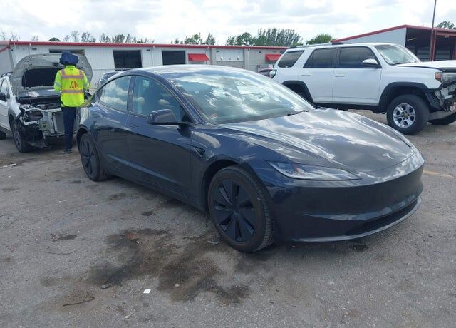2024 TESLA Model 3