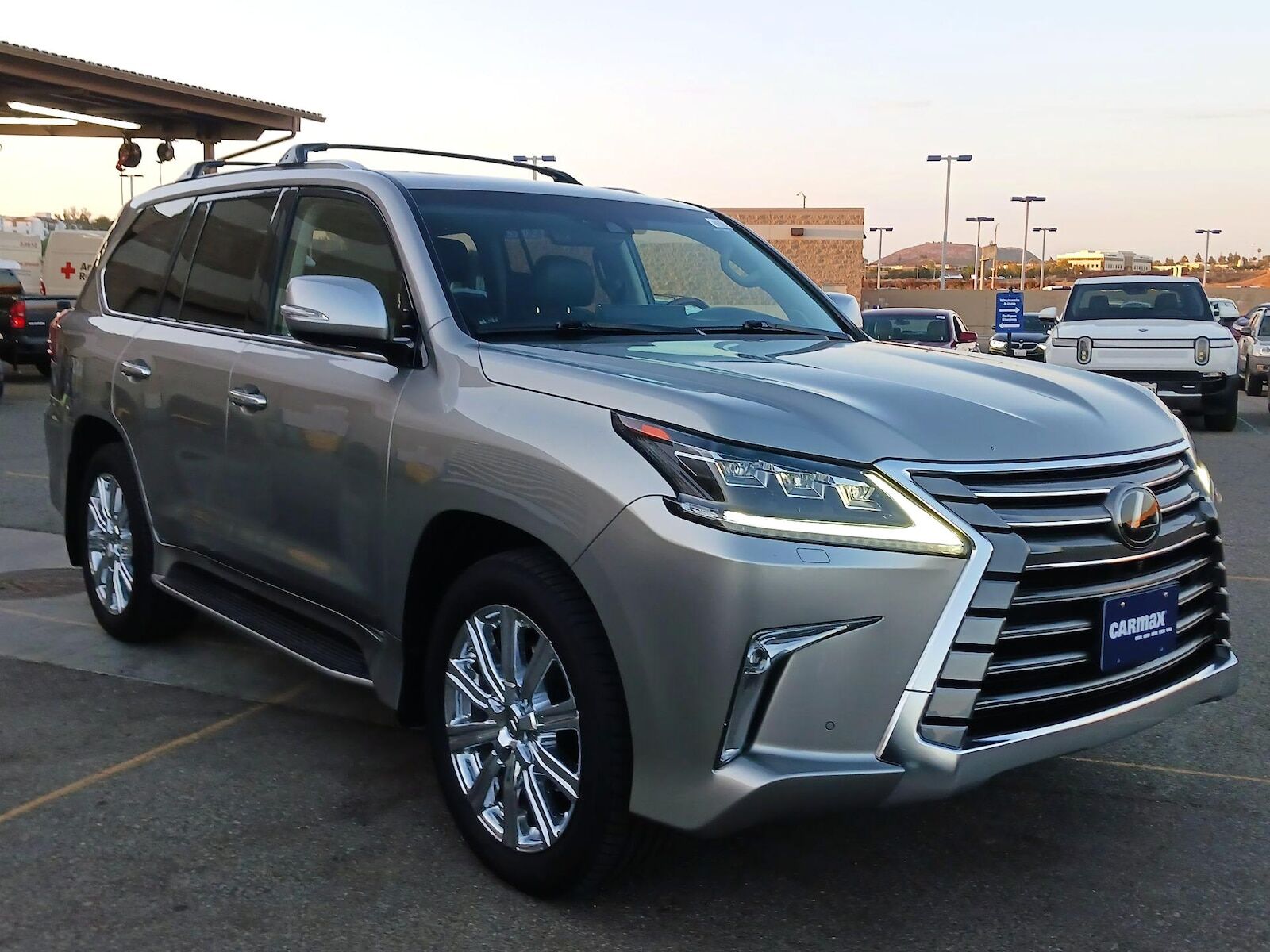 2017 LEXUS LX