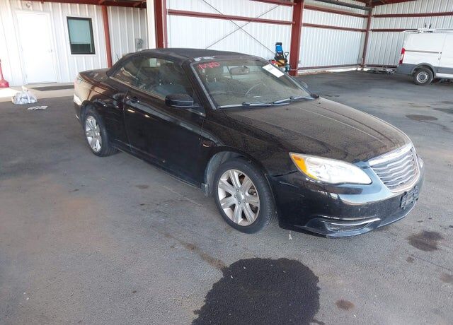 2013 CHRYSLER 200
