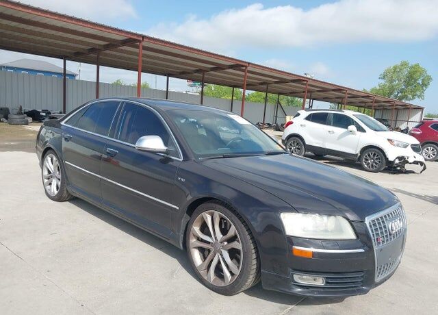 2008 AUDI S8