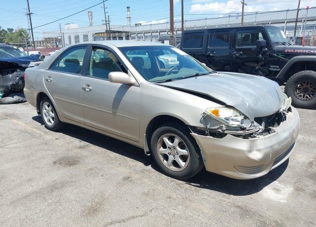 2005 TOYOTA Camry