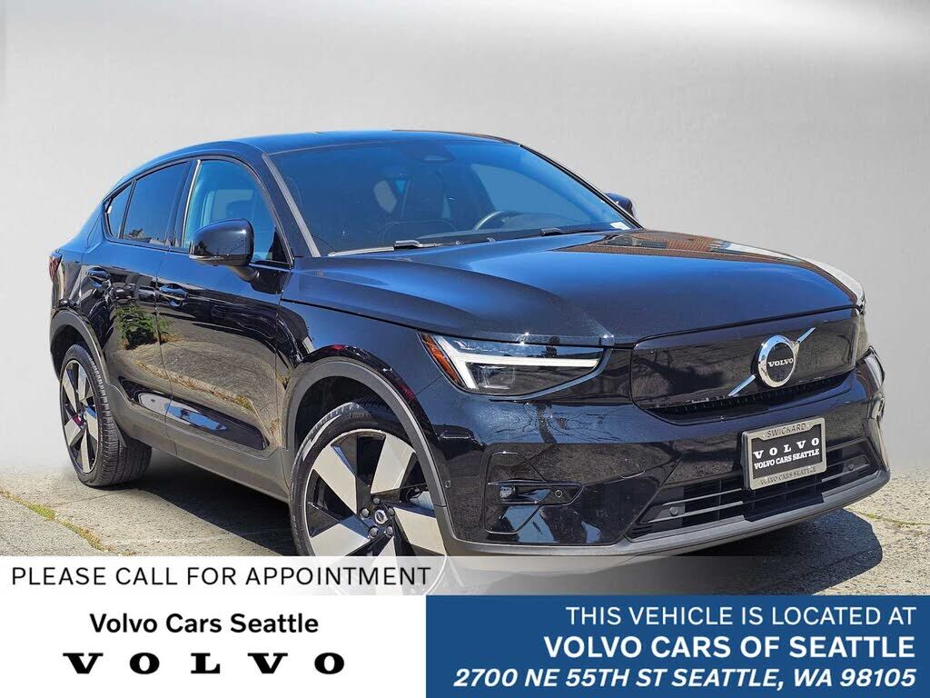 2023 VOLVO C40