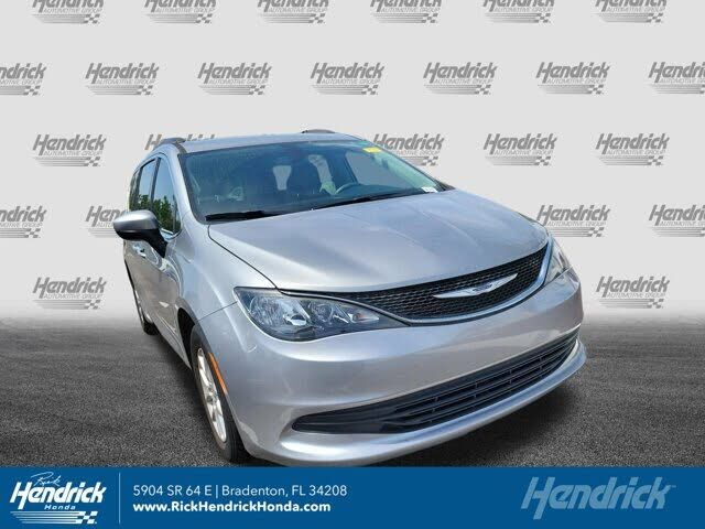 2020 CHRYSLER Voyager