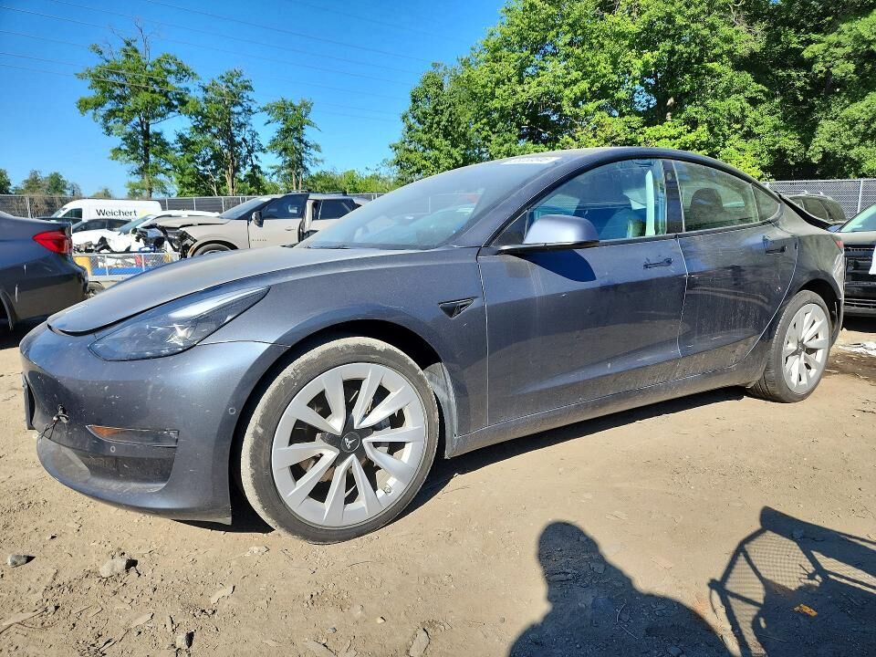 2022 TESLA Model 3