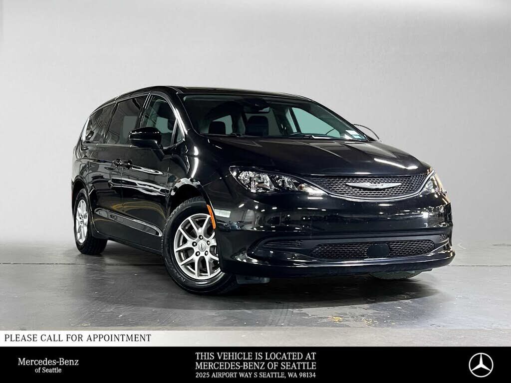 2023 CHRYSLER Voyager