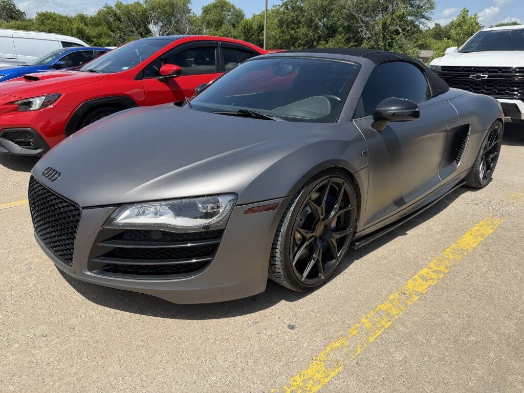 2011 AUDI R8