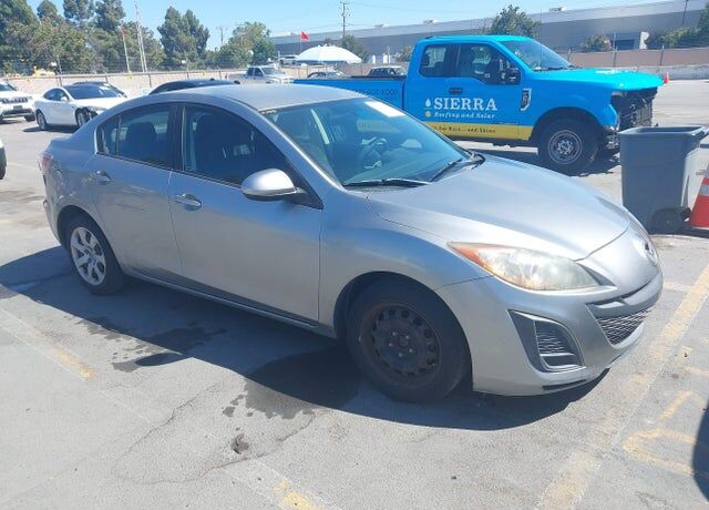 2011 MAZDA Mazda3
