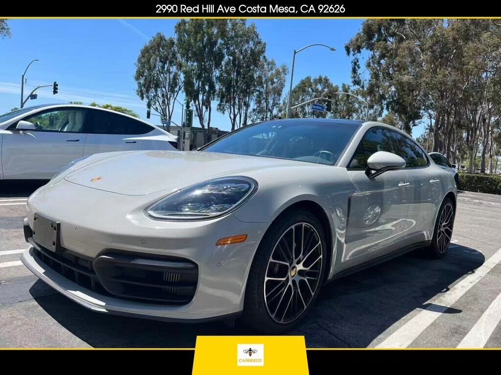 2022 PORSCHE Panamera